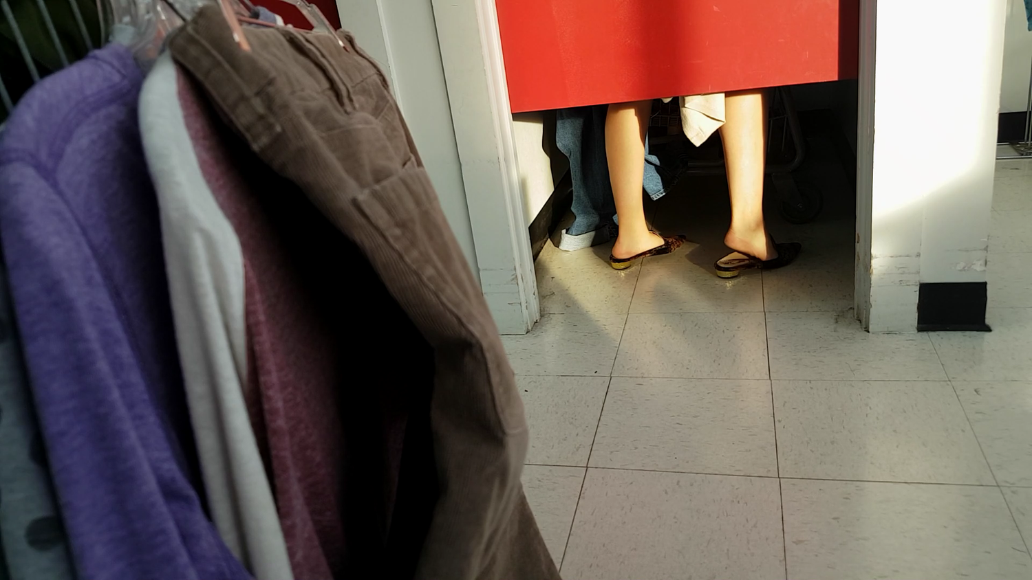 Candid changing room babe showing feet Payhip