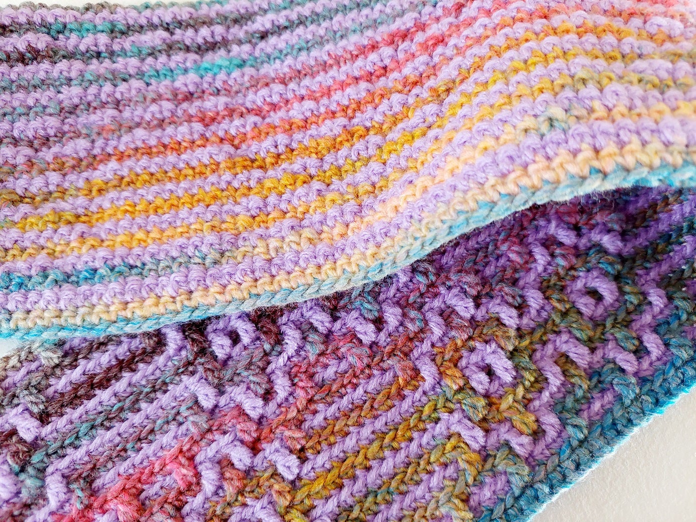 Booming Mosaic. Overlay mosaic crochet in rows pattern