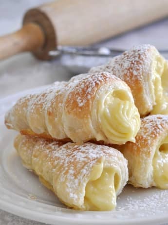 ITALIAN CREAM STUFFED CANNONCINI