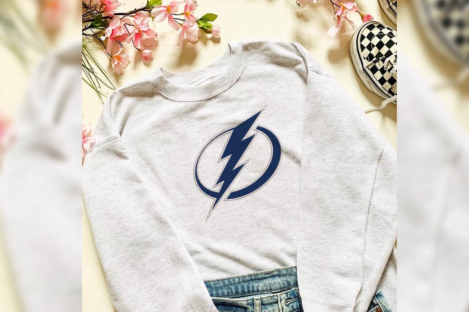 Tampa Baylightning Embroidery file, N H L teams Embroidery Designs